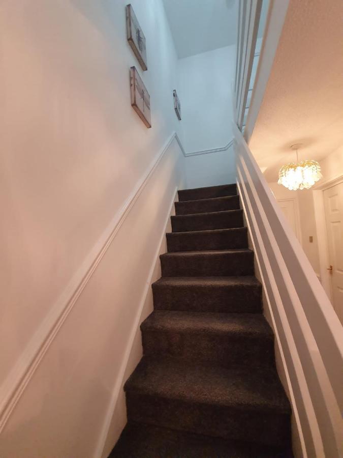 Bv Luxury Spacious 3 Bedroom House At Isaac Close Manchester Bagian luar foto