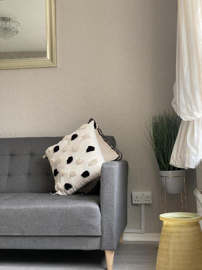 Bv Luxury Spacious 3 Bedroom House At Isaac Close Manchester Bagian luar foto