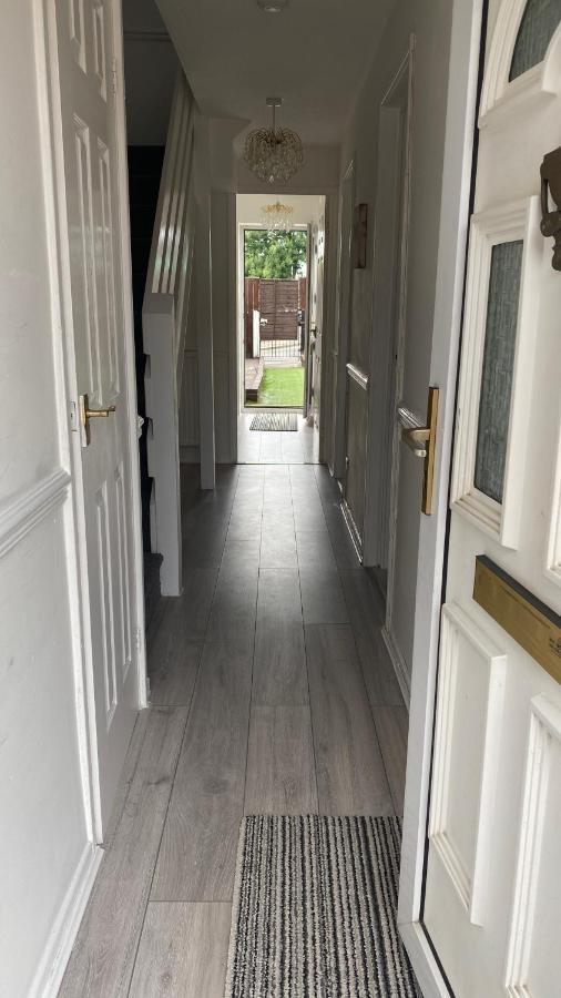 Bv Luxury Spacious 3 Bedroom House At Isaac Close Manchester Bagian luar foto