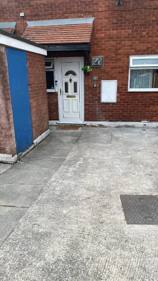 Bv Luxury Spacious 3 Bedroom House At Isaac Close Manchester Bagian luar foto