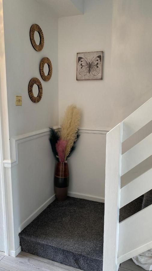 Bv Luxury Spacious 3 Bedroom House At Isaac Close Manchester Bagian luar foto