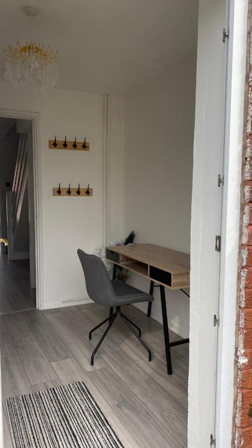 Bv Luxury Spacious 3 Bedroom House At Isaac Close Manchester Bagian luar foto