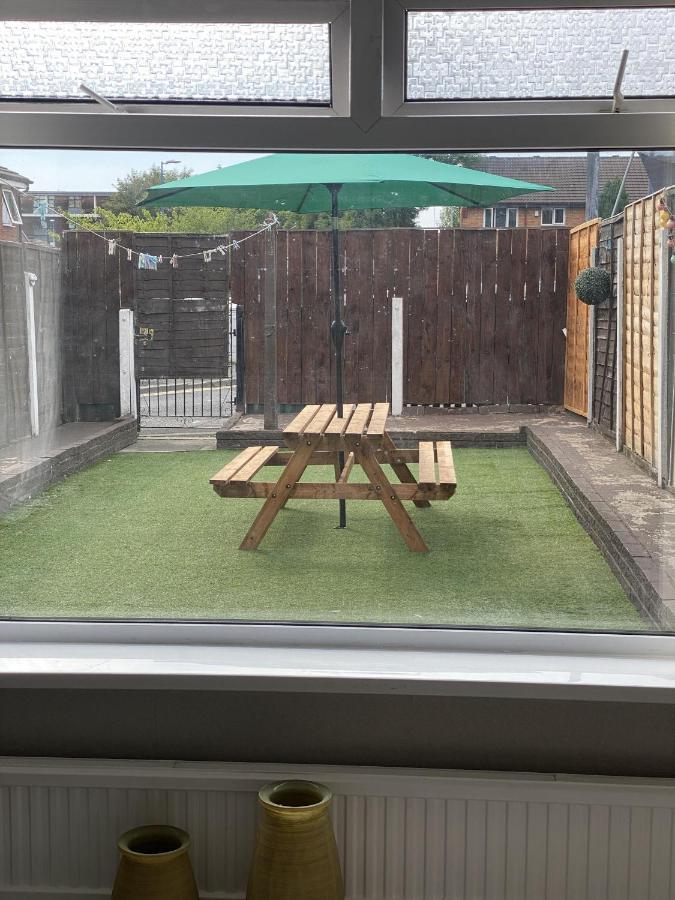Bv Luxury Spacious 3 Bedroom House At Isaac Close Manchester Bagian luar foto