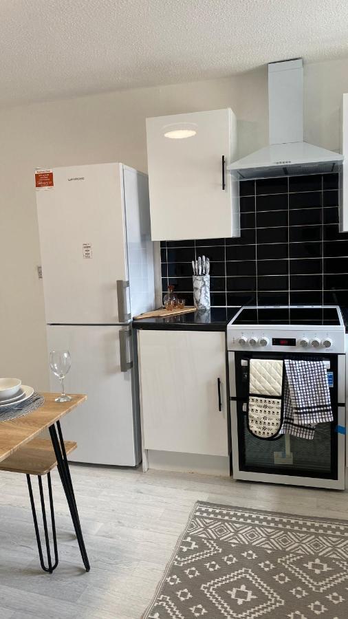 Bv Luxury Spacious 3 Bedroom House At Isaac Close Manchester Bagian luar foto