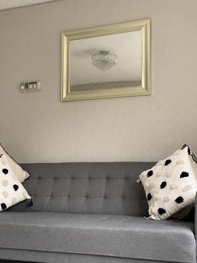 Bv Luxury Spacious 3 Bedroom House At Isaac Close Manchester Bagian luar foto