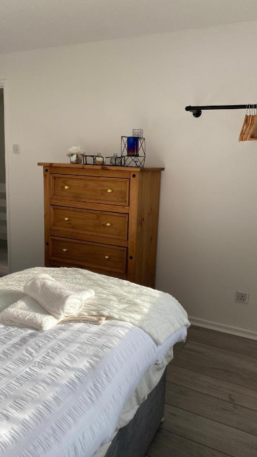 Bv Luxury Spacious 3 Bedroom House At Isaac Close Manchester Bagian luar foto